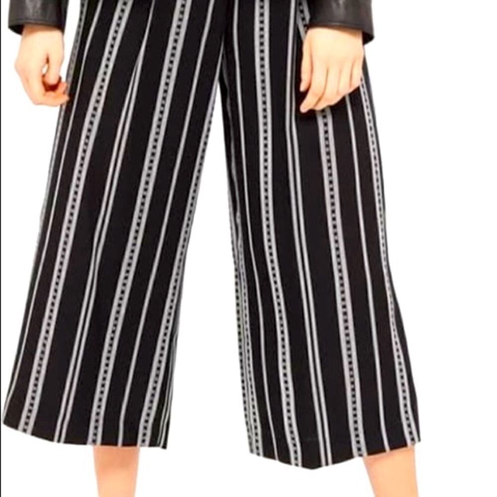 Topshop Monochrome Striped Cropped Pants
